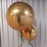 Globe Ballon Guld Stor sammen med en lille